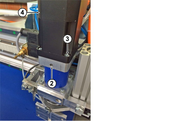 Anriebsmotor ein-/ ausbauen